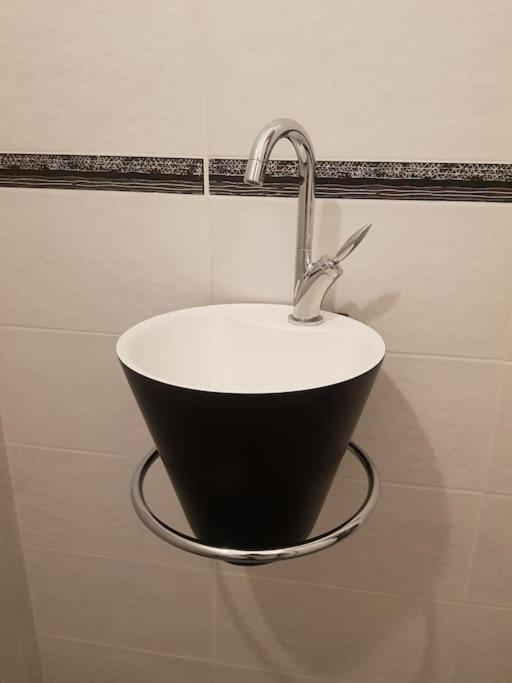9 Pers 160 M² +Jardin- 10Mn Nantes -30Mn Mer Bouguenais Extérieur photo