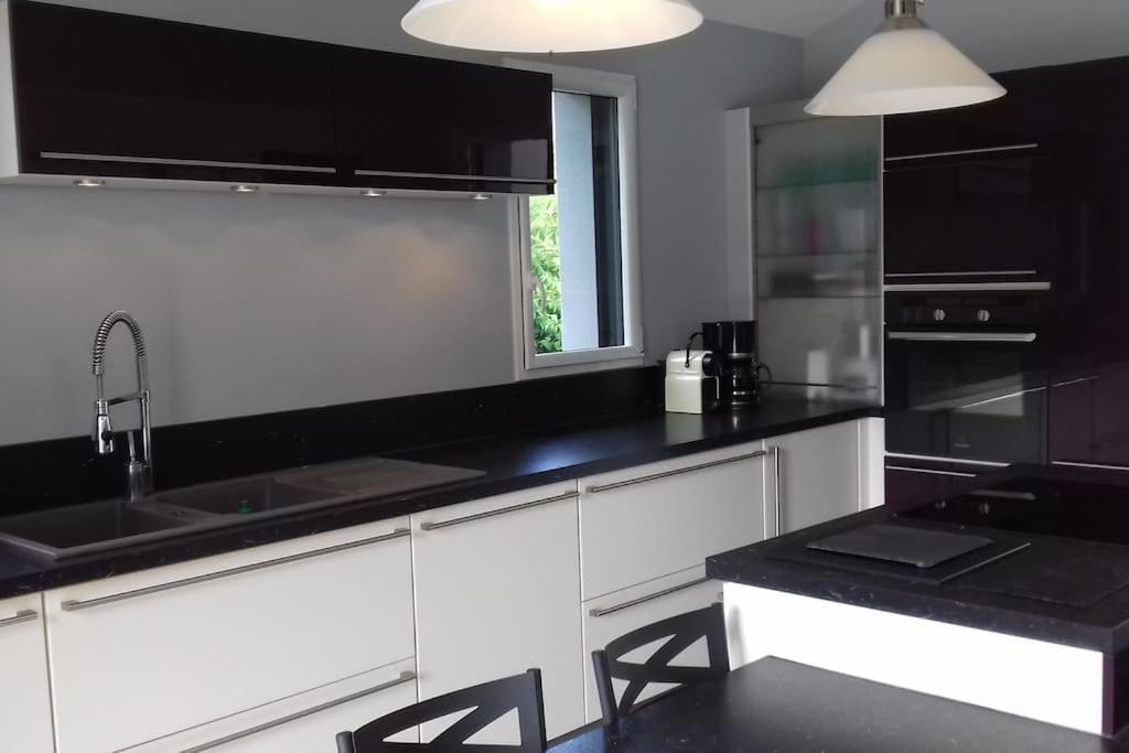 9 Pers 160 M² +Jardin- 10Mn Nantes -30Mn Mer Bouguenais Extérieur photo